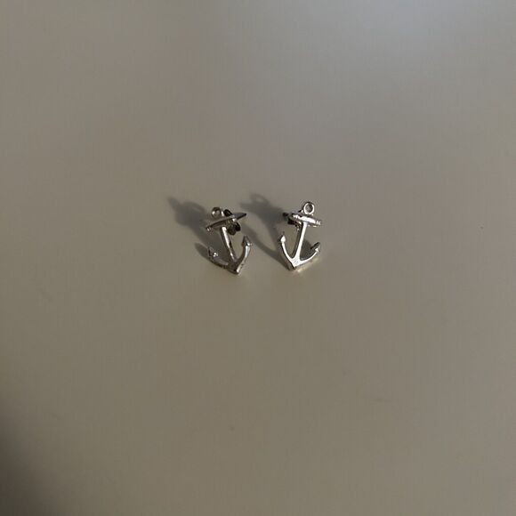 Small Anchor Stud Earrings Silver Tone Nautical Dainty Jewelry Accessory Sailor - Picture 1 of 3